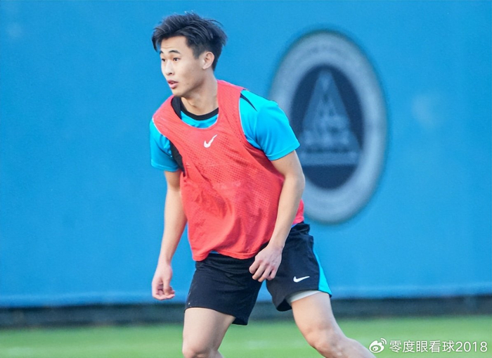 yl7703永利-命苦！26岁中场天才再遭伤病暴击，沦为玻璃人，恐遭国足彻底弃用|戴伟浚|中超|深圳队|世预赛|狼队_新浪体育_新浪新闻