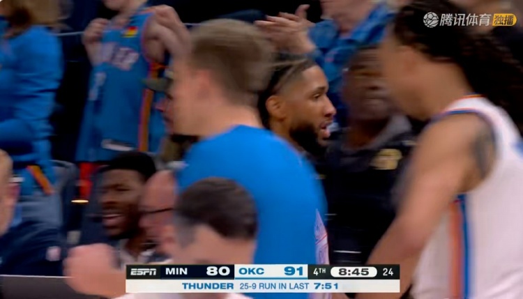 yl7703永利-行云流水！雷霆连续展现团队配合打出一波25-9重新领先到两位数