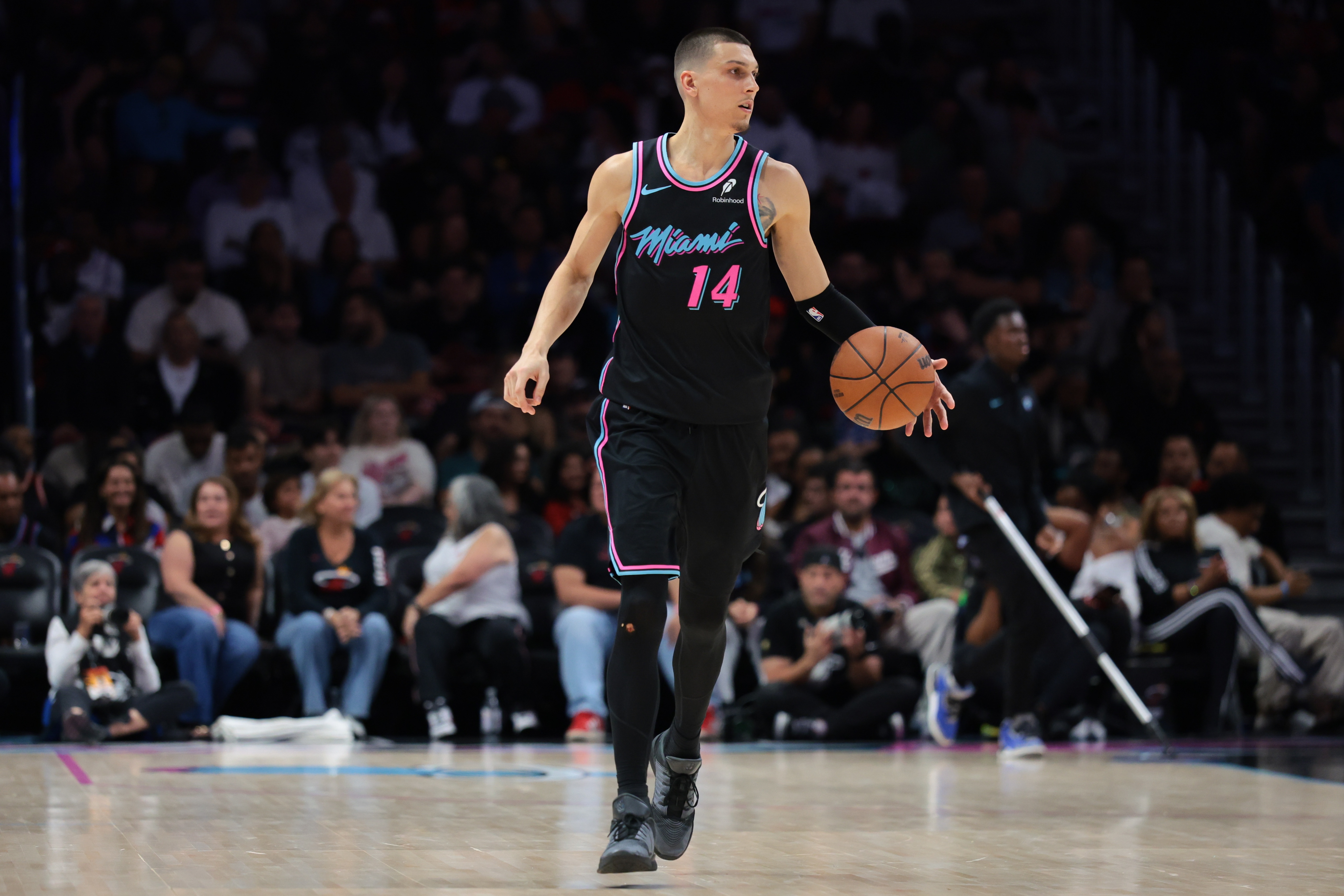 yl7703永利-希罗：中场休息时我们解决了问题 下半场能量很足打出了防守